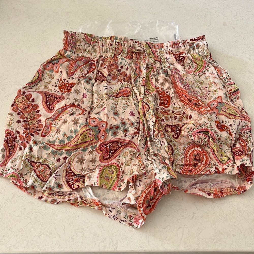 Dee Elly paisley pattern pajamas from Vici - size Small - NWOT
